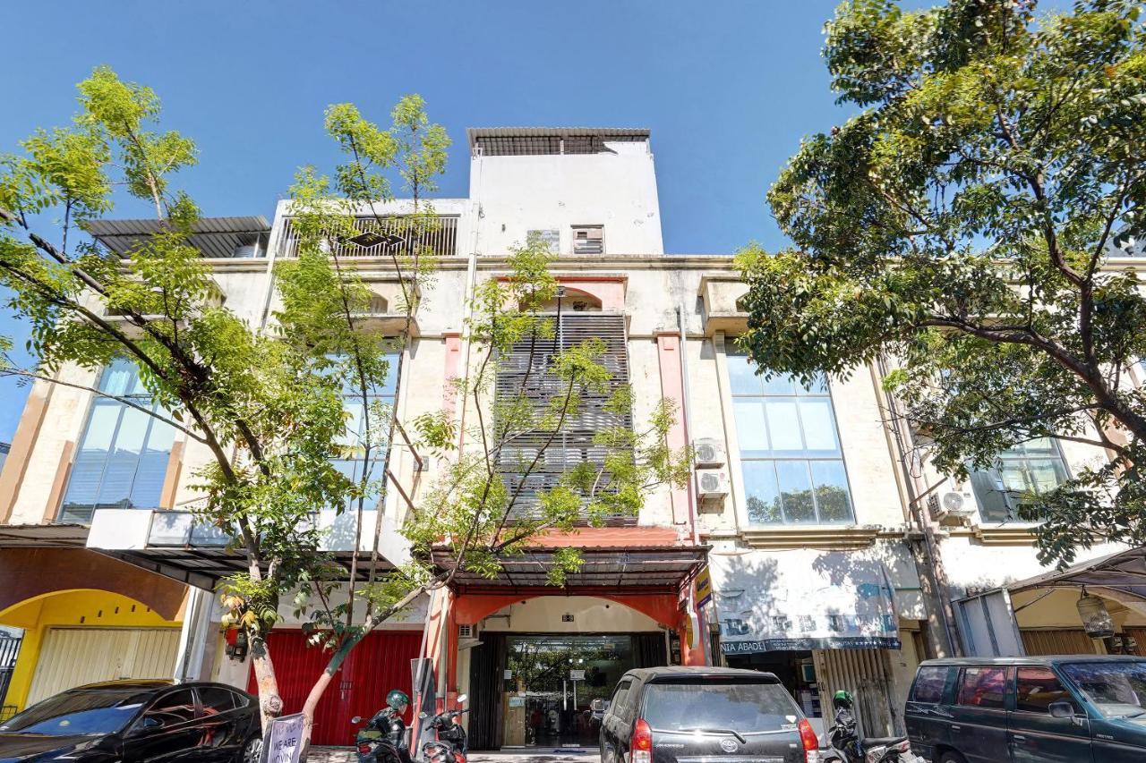 SPOT ON 90148 Gosepa Mayjend Sungkono Surabaya Bagian luar foto