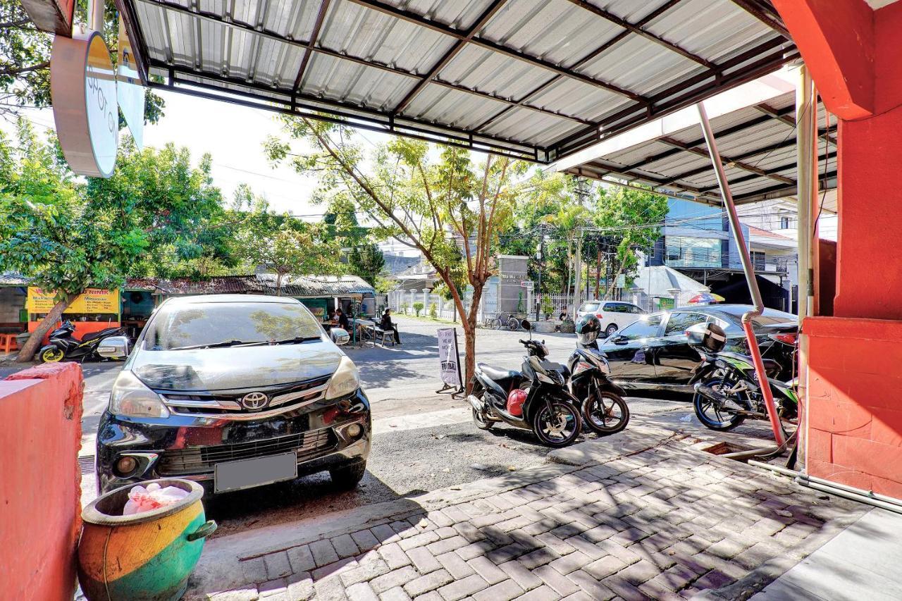 SPOT ON 90148 Gosepa Mayjend Sungkono Surabaya Bagian luar foto